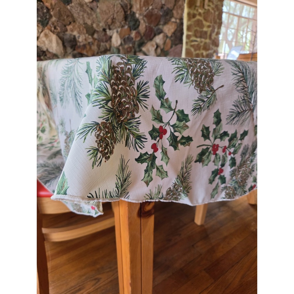 70 Round Christmas Tablecloth Green Holly Pinecones Red Berries Polyester Easy